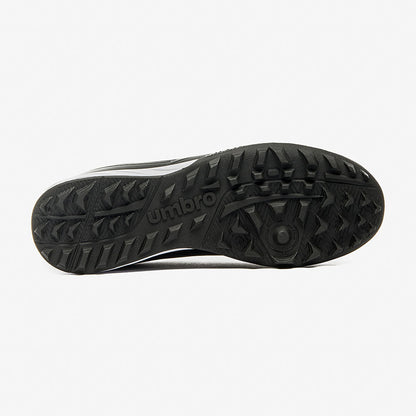 Chuteira Society Umbro Tocco III Club