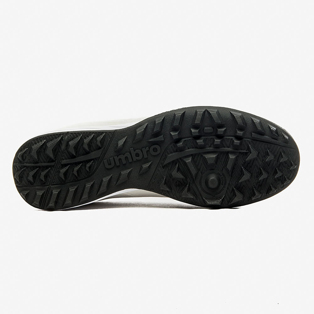 Chuteira Society Umbro Tocco III Club